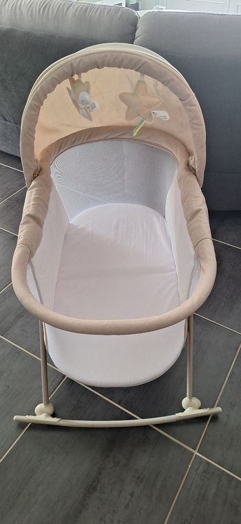 Berceau pliant de chez Bébé9