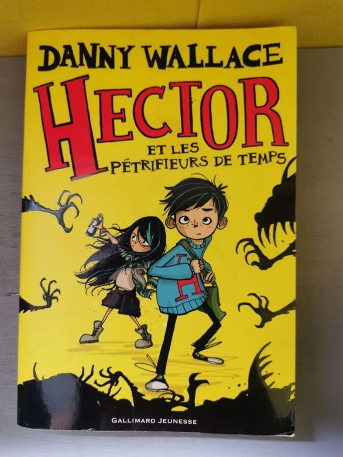 Hector et les pétrifieurs  de temps
