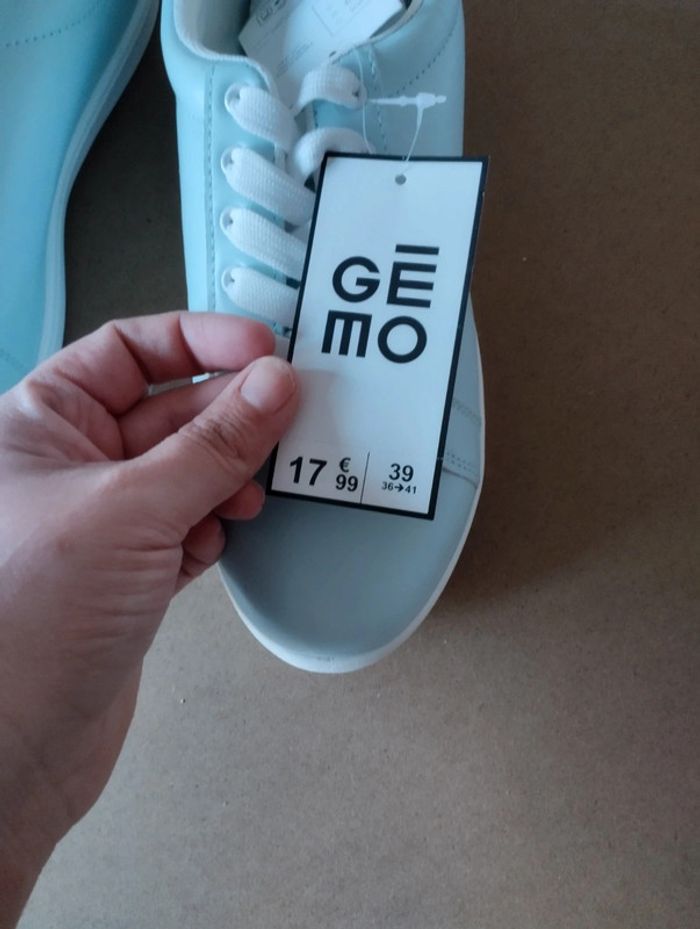 Basket NEUVE Taille 39 - photo numéro 2