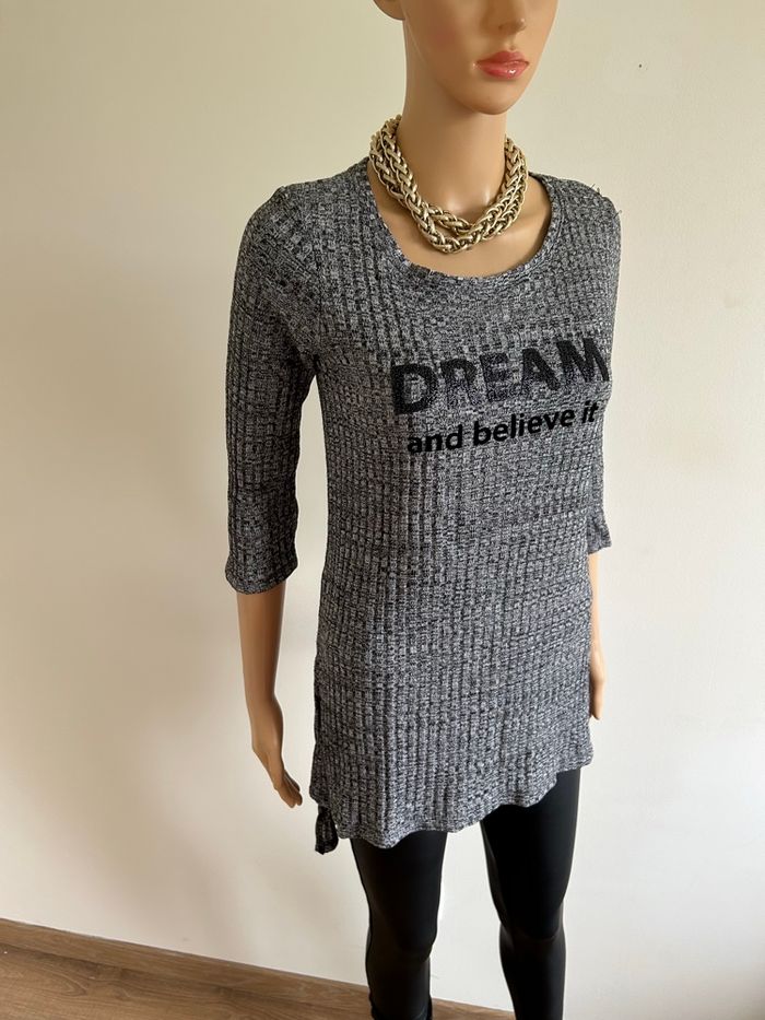 Pull gris et noir avec manches 3/4 Kiabi taille M TBE - photo numéro 2