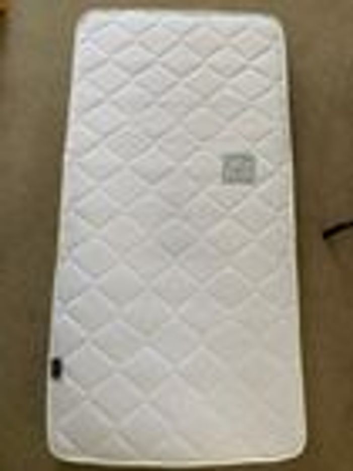 Lit enfant + matelas 70x140 - photo numéro 9