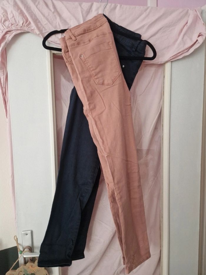 📦 Lot de 2 pantalons – rose et bleu marine