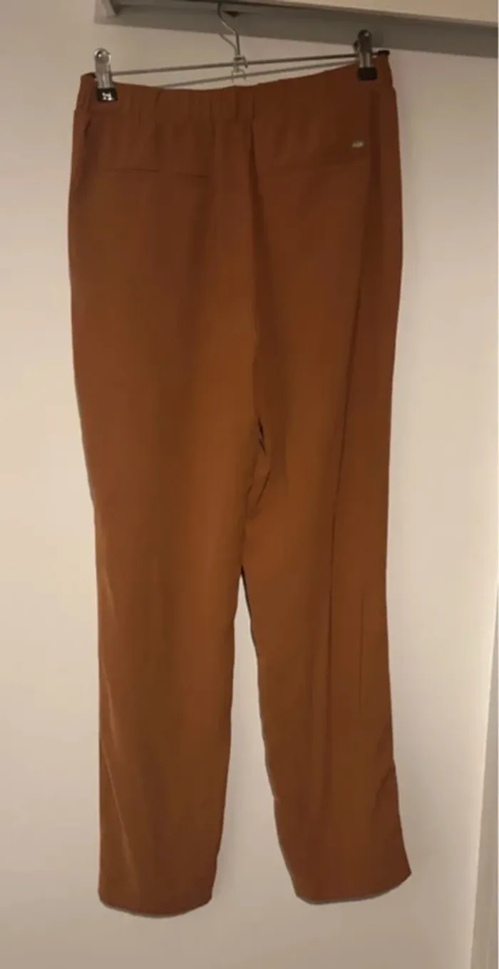 Pantalon carotte camel Reserved T38 neuf - photo numéro 5