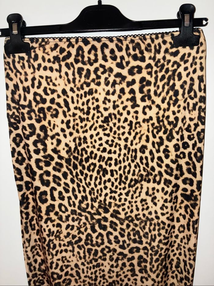 Jupe longue à fente léopard Bershka XS - photo numéro 2