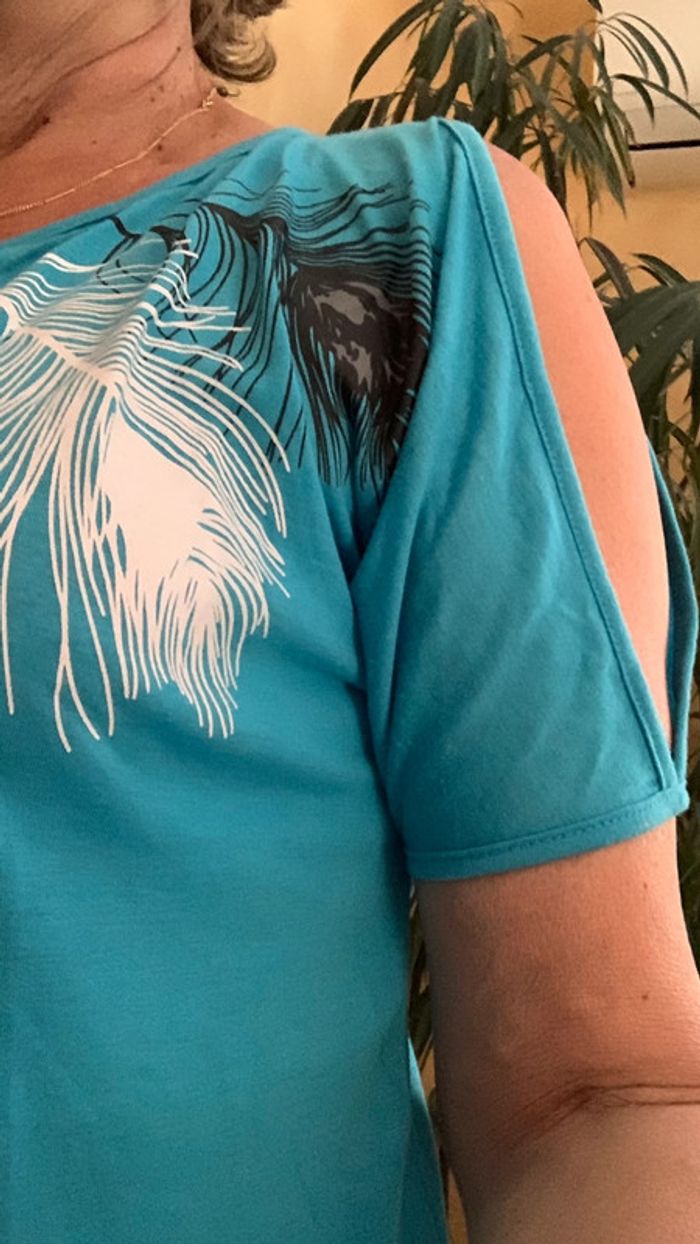tee shirt bleu - photo numéro 3