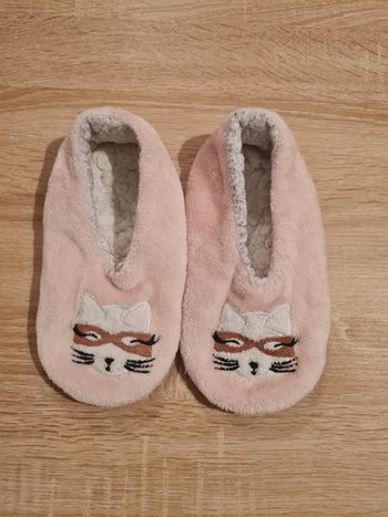 Chaussons roses chat