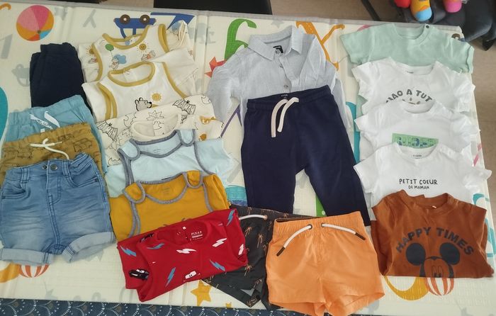 Lot vêtements bébé 6 et 9 mois