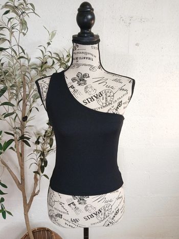 🖤 Débardeur asymétrique Stradivarius – Taille M – Très bon état