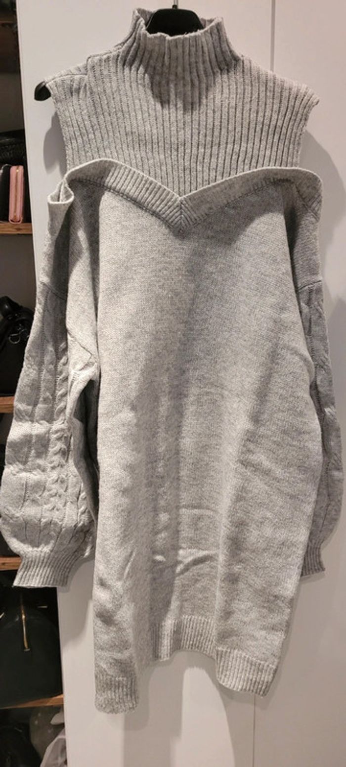 Pull épaules dénudées