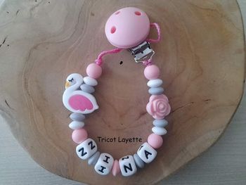 Attache tétine fille