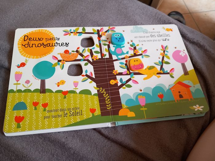 Cinq petits dinausores - photo numéro 2