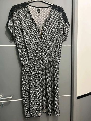 Robe  noire et  blanche  48 Pulp  &  Curve