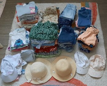 Lot de plus de 90 vêtements fille 24 mois été