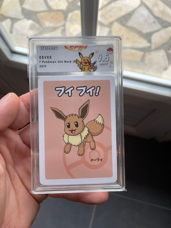 Pokémon carte gradée Evoli old maid SFG 9.5