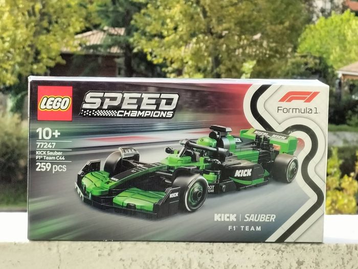 Lego voiture F1 kick Sauber Team C44