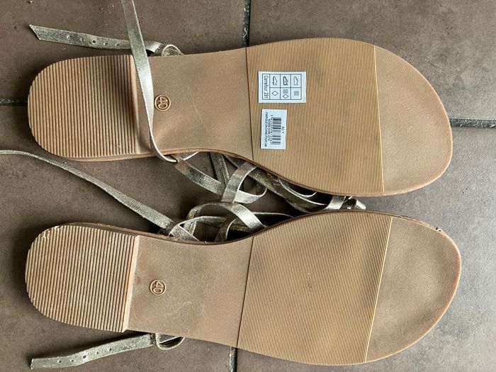 Sandale taille 40 neuf - photo numéro 2