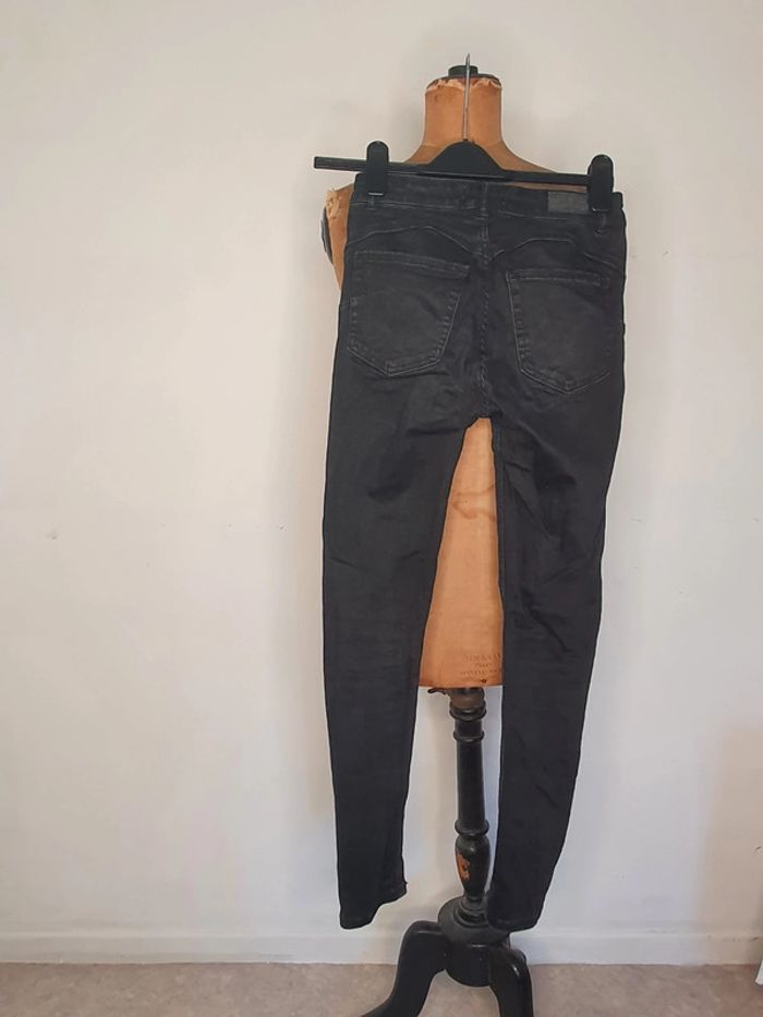 Jean homme pull&bear - photo numéro 2