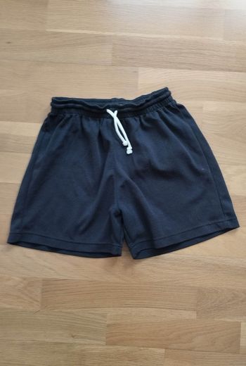 Short noir