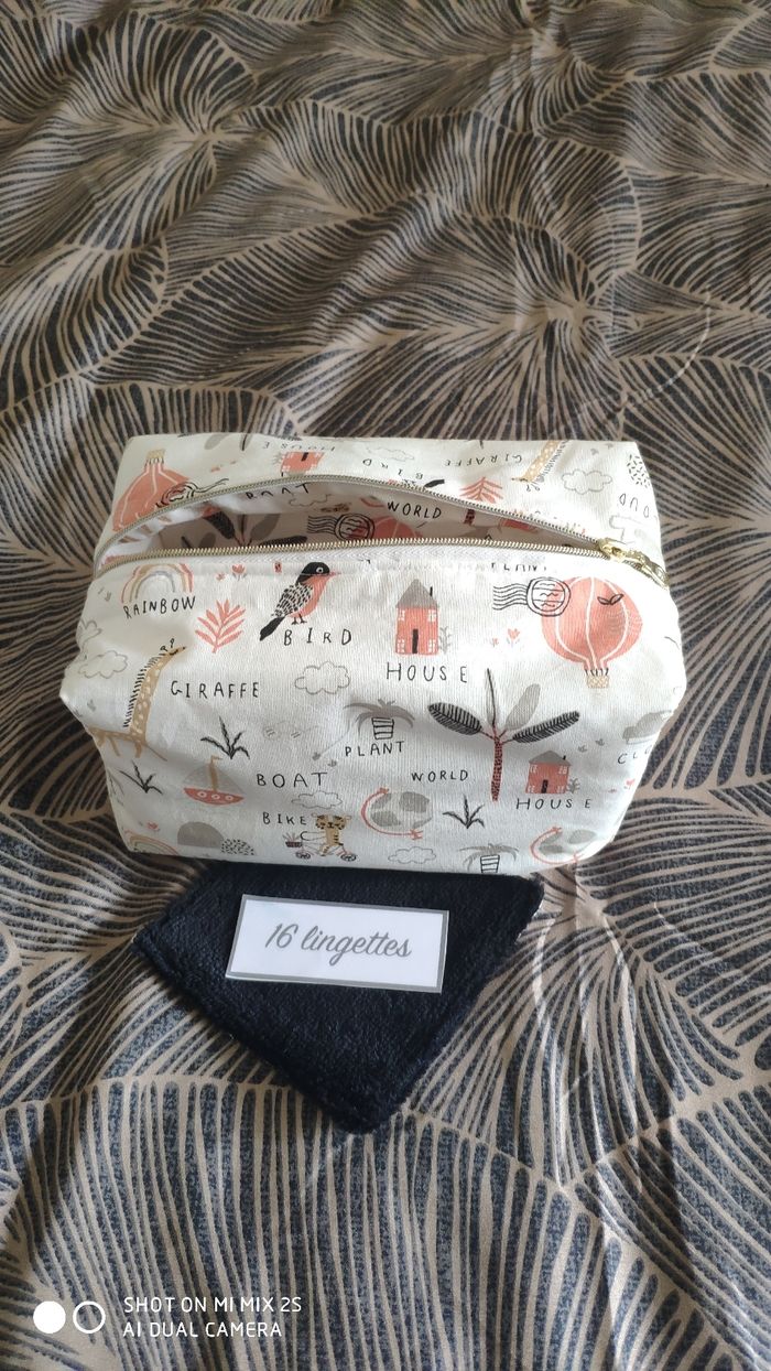 16 lingettes lavables et sa trousse de toilette neuf