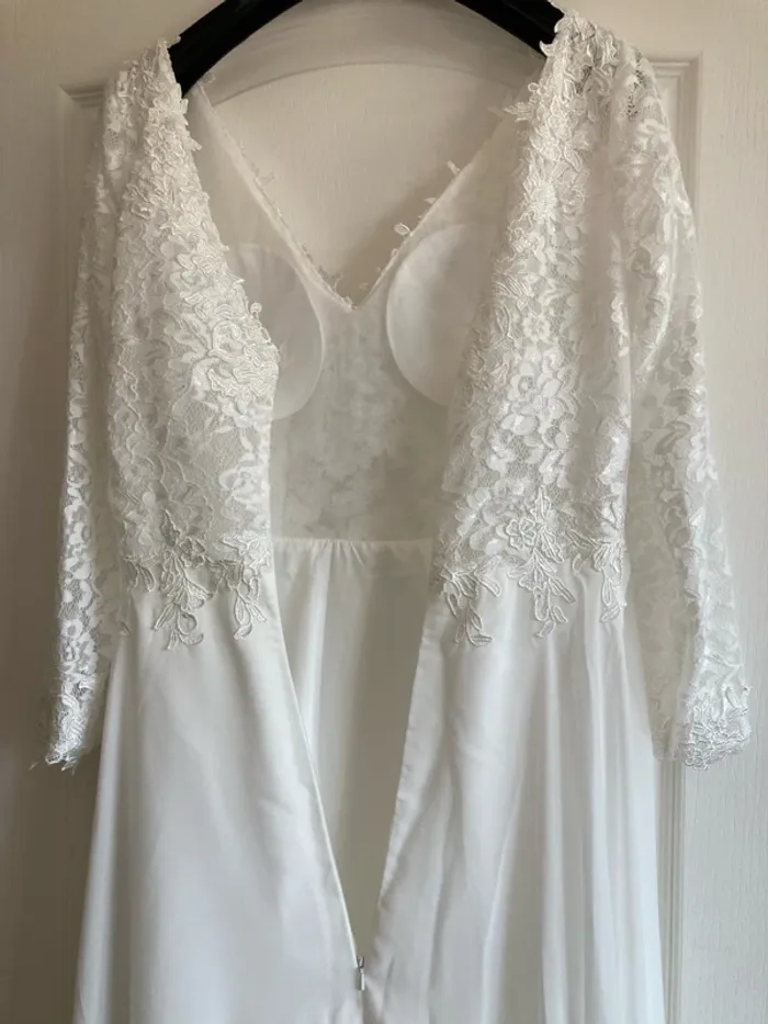 Très belle robe de mariée taille 38 neuve - photo numéro 12