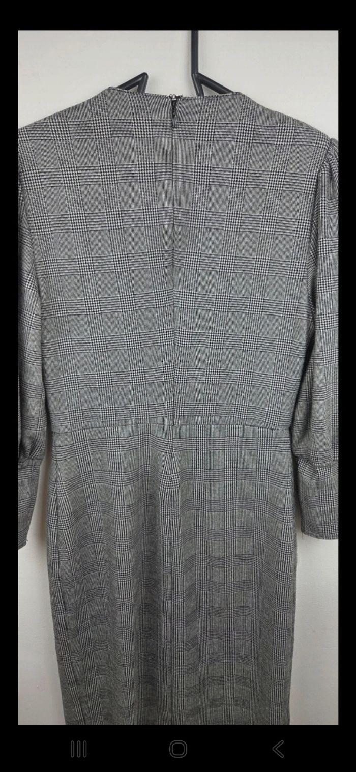 Robe vintage Mango taille M grise a carreaux en très bon état - photo numéro 4