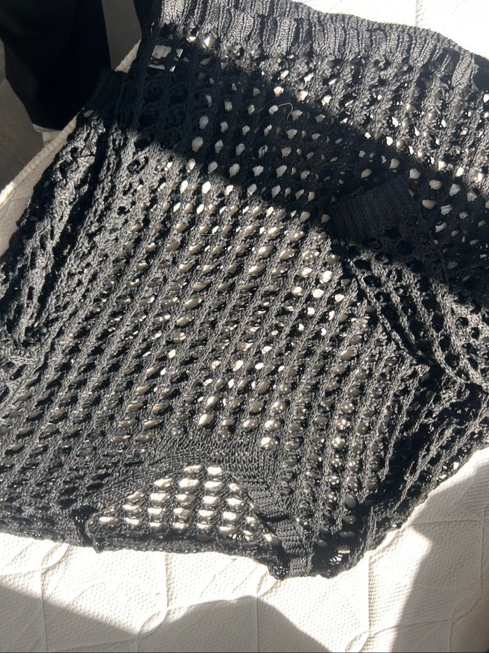 Haut noir à maille