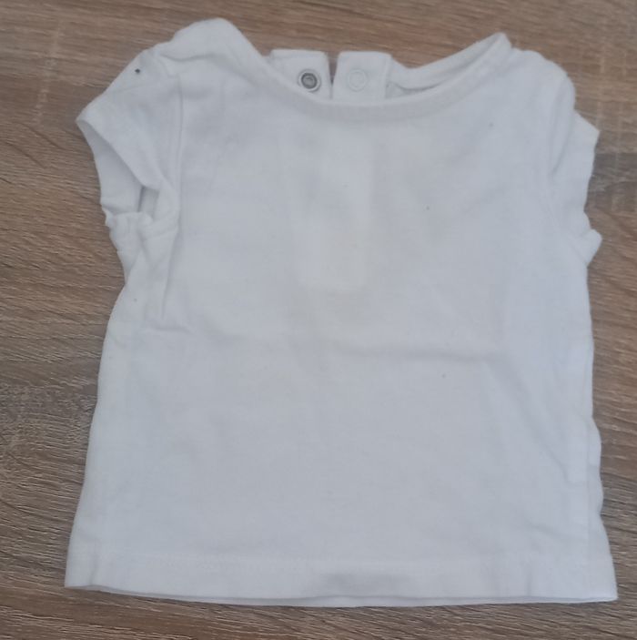 Lot de 2 body et 1 t-shirt manche courte fille 1 mois - photo numéro 3