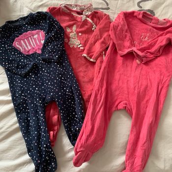 Lot de 3 pyjamas taille 18 mois
