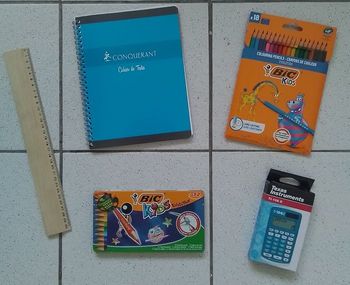 Lot de fournitures scolaires. Neuf