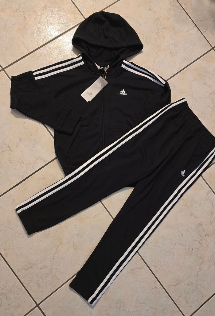 ( Neuf non porté)  🏷🥰 SUPERBE  survetement unisex adidas 10 ans 🥰😍