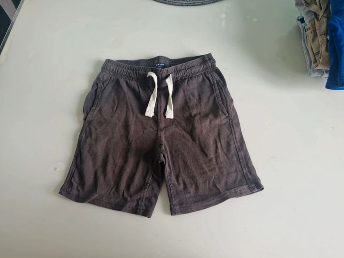 Short fin 6 ans