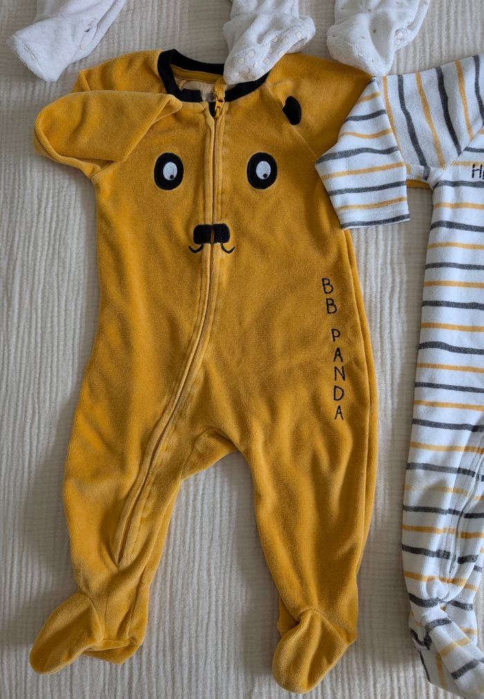 Lot de pyjamas 12 mois - photo numéro 2