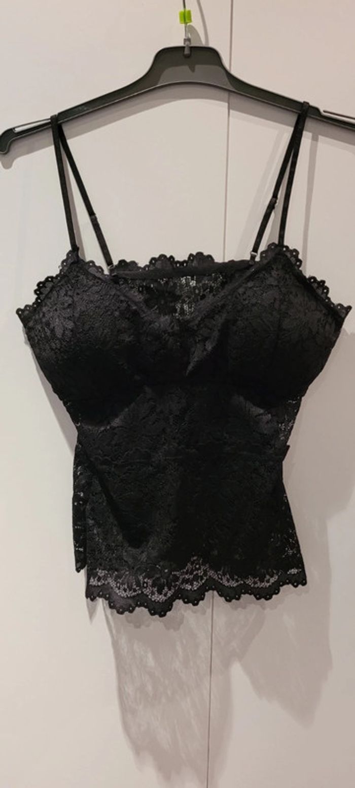 Haut en dentelle