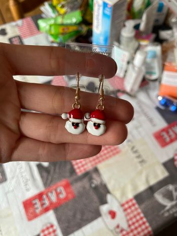Boucles d’oreilles père noël