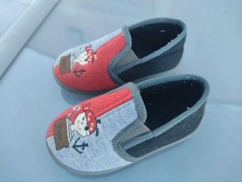 Pantoufles mixte taille 23