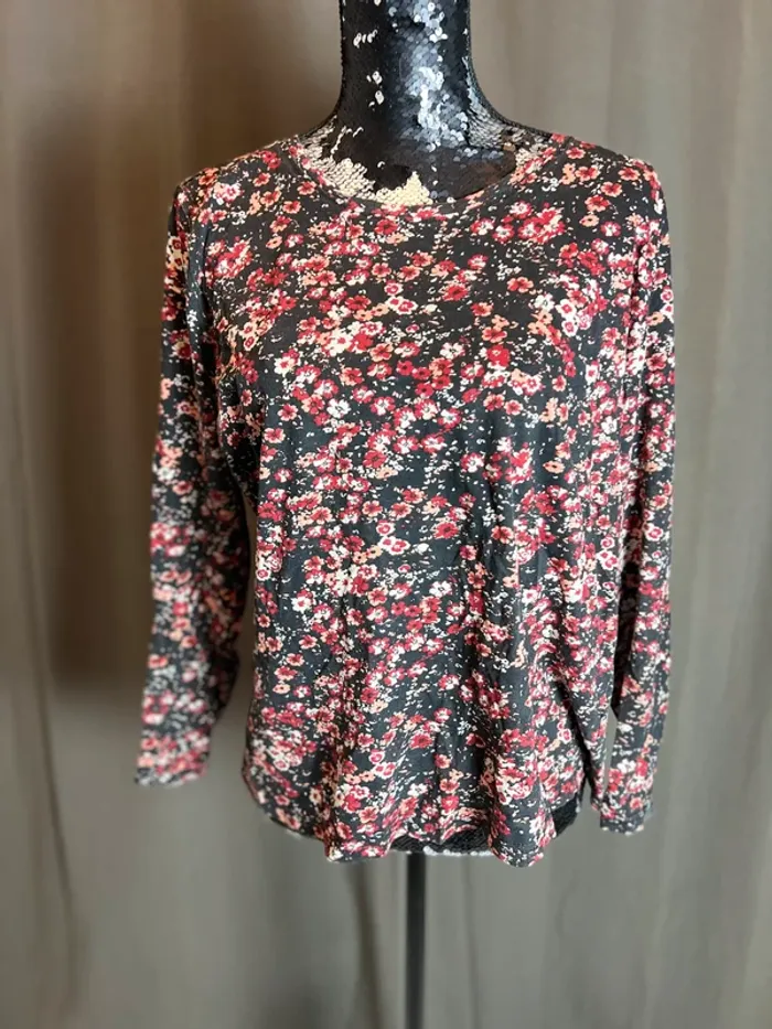 Pull manche longue fleuris