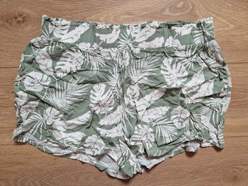 Short court femme Primark vert blanc feuilles 46