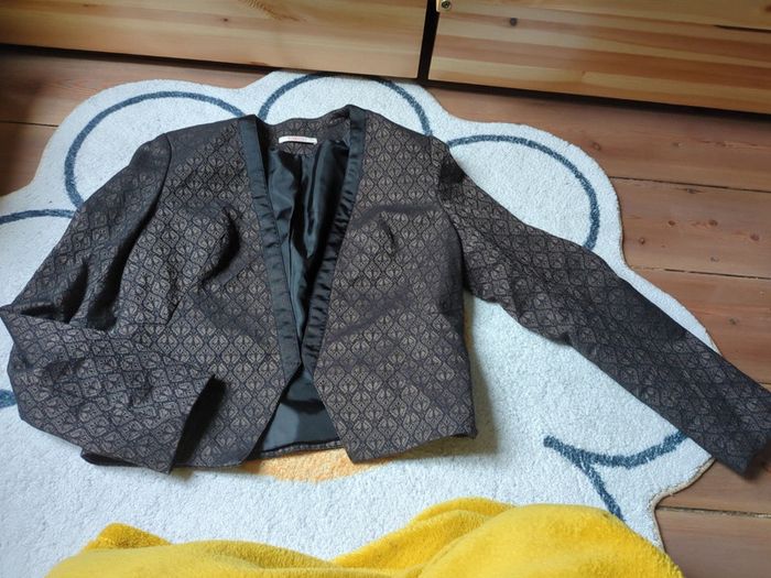 Veste neuve camaïeu motif baroque noir bronze épaulettes chic rétro élégante vintage 40 - photo numéro 2
