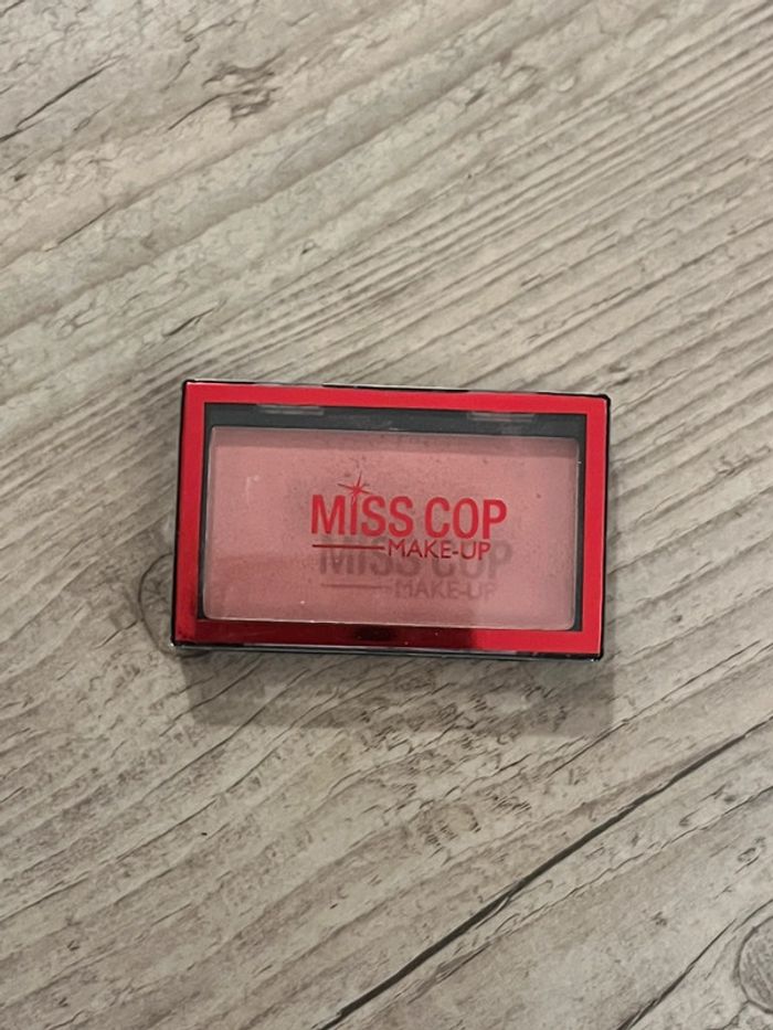 Lots maquillage miss cop (sauf rouge à lèvres) - photo numéro 6