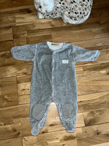 Pyjama gris mixte prémaman très bon état 1mois
