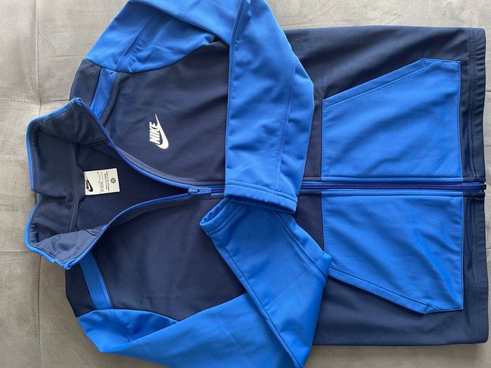 Veste Nike 12/13 ans - photo numéro 2