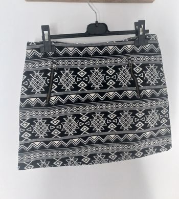 Jupe courte, BIZZBEE,  taille 36, neuf