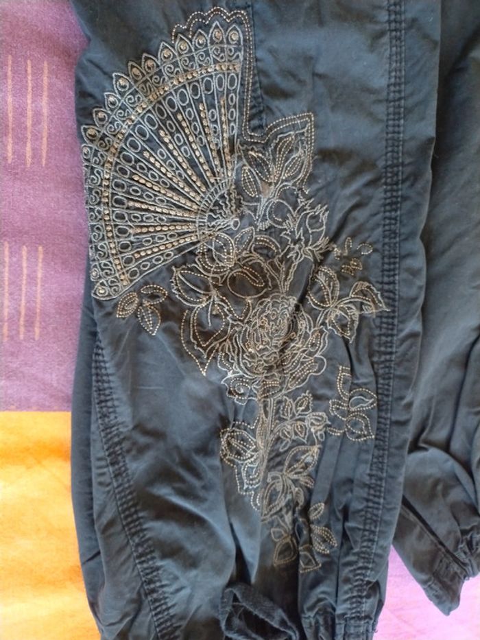 Pantalon brodé - photo numéro 4