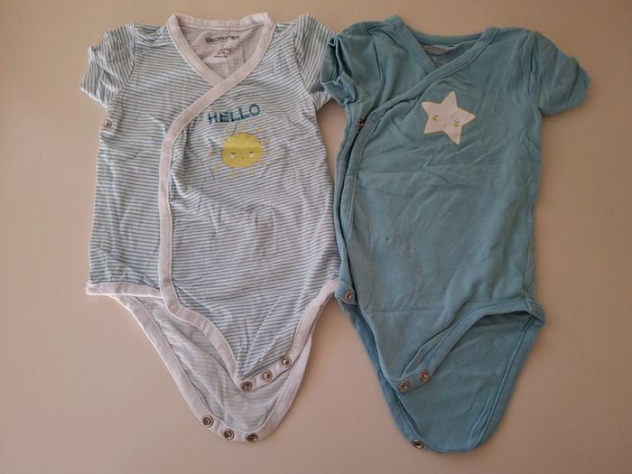 Lot de 2 bodys manches courtes