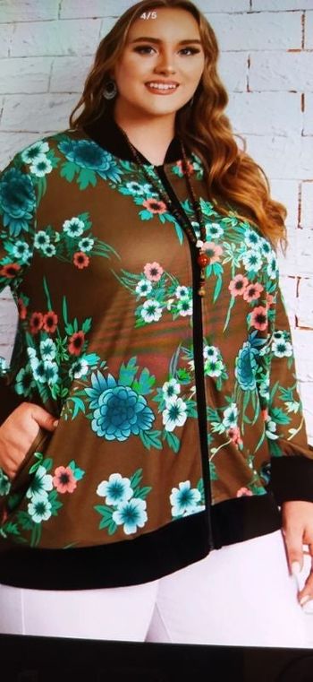Veste neuve multicolore  taille 48/50  très bon état