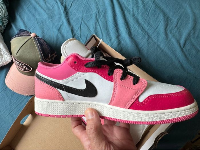 Air Jordan 1 Low GS Pinksicle – Taille 40 – Neuve avec boîte - photo numéro 2