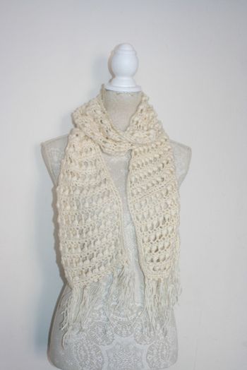 Echarpe blanc cassé fait main 158x19cm