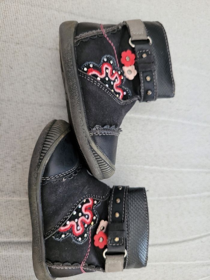Lot de chaussures T19 - photo numéro 2