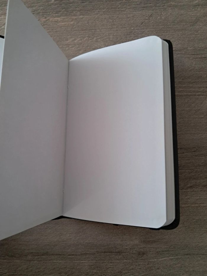Notebook mugler - photo numéro 2
