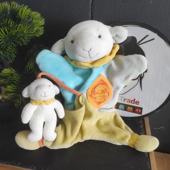 Doudou et compagnie plat marionnette mouton agneau vert bleu orange jaune blanc